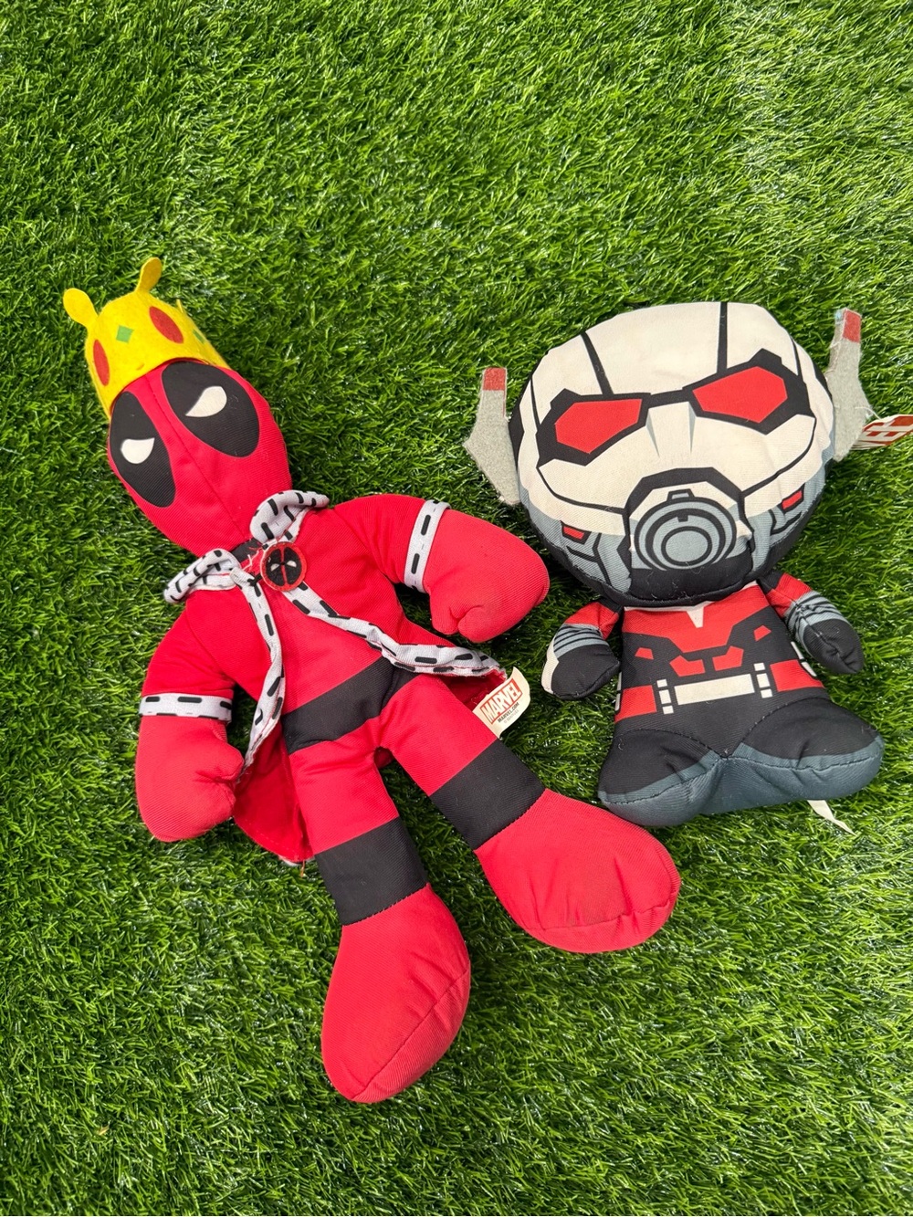 Marvel Good Stuff  King Deadpool with Crown 9" Plush Doll and Antman Mashems